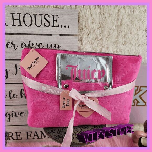 💕 NWT Juicy Couture Pink Velvet Cosmetic Bag Set w/ Brush Holder #7195 💕 - Picture 1 of 5